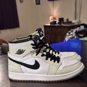 Air Jordan 1 High Top Sneakers in Sea foam and black